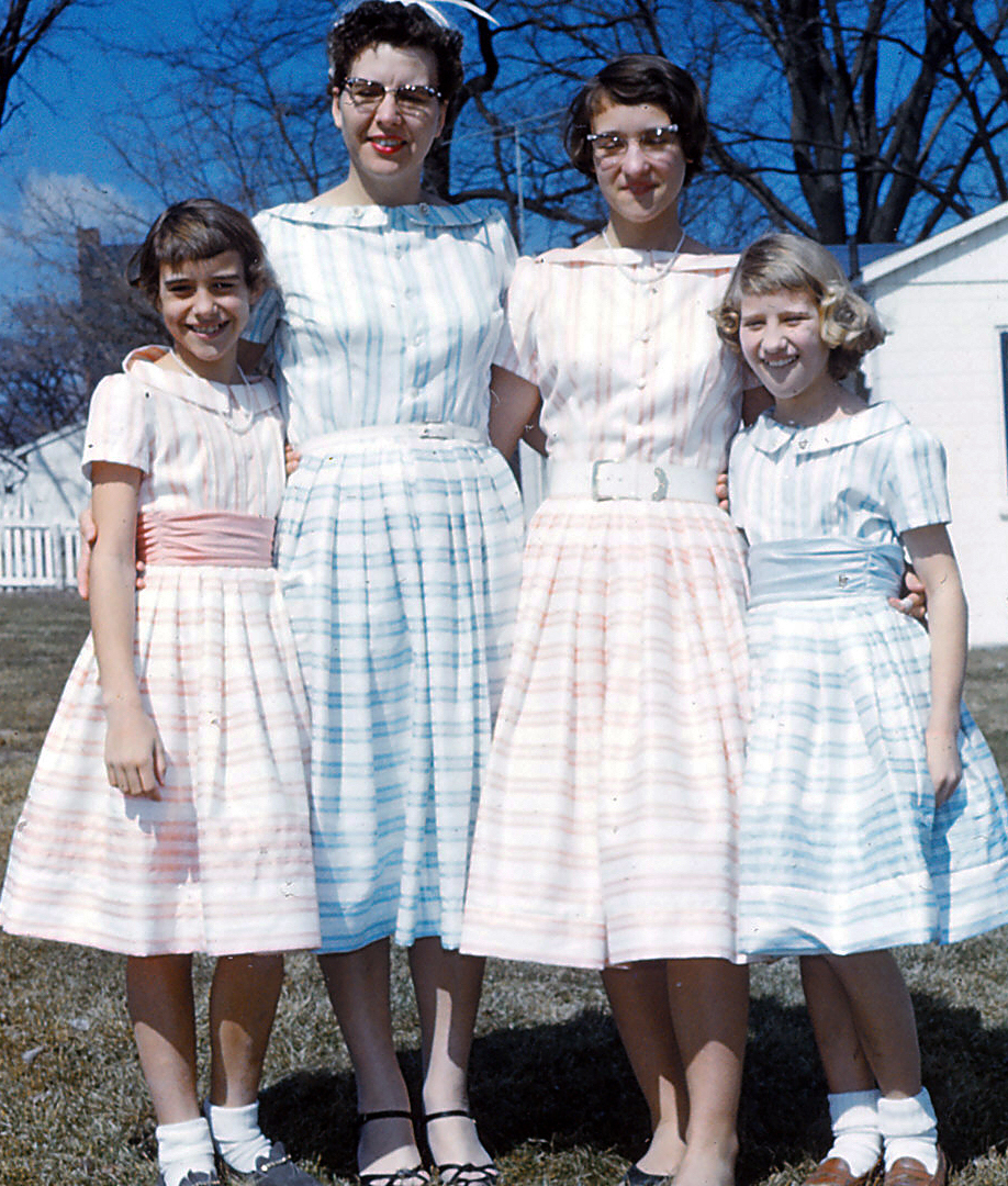 Photo of Linda, Mom, Judy and Leslie