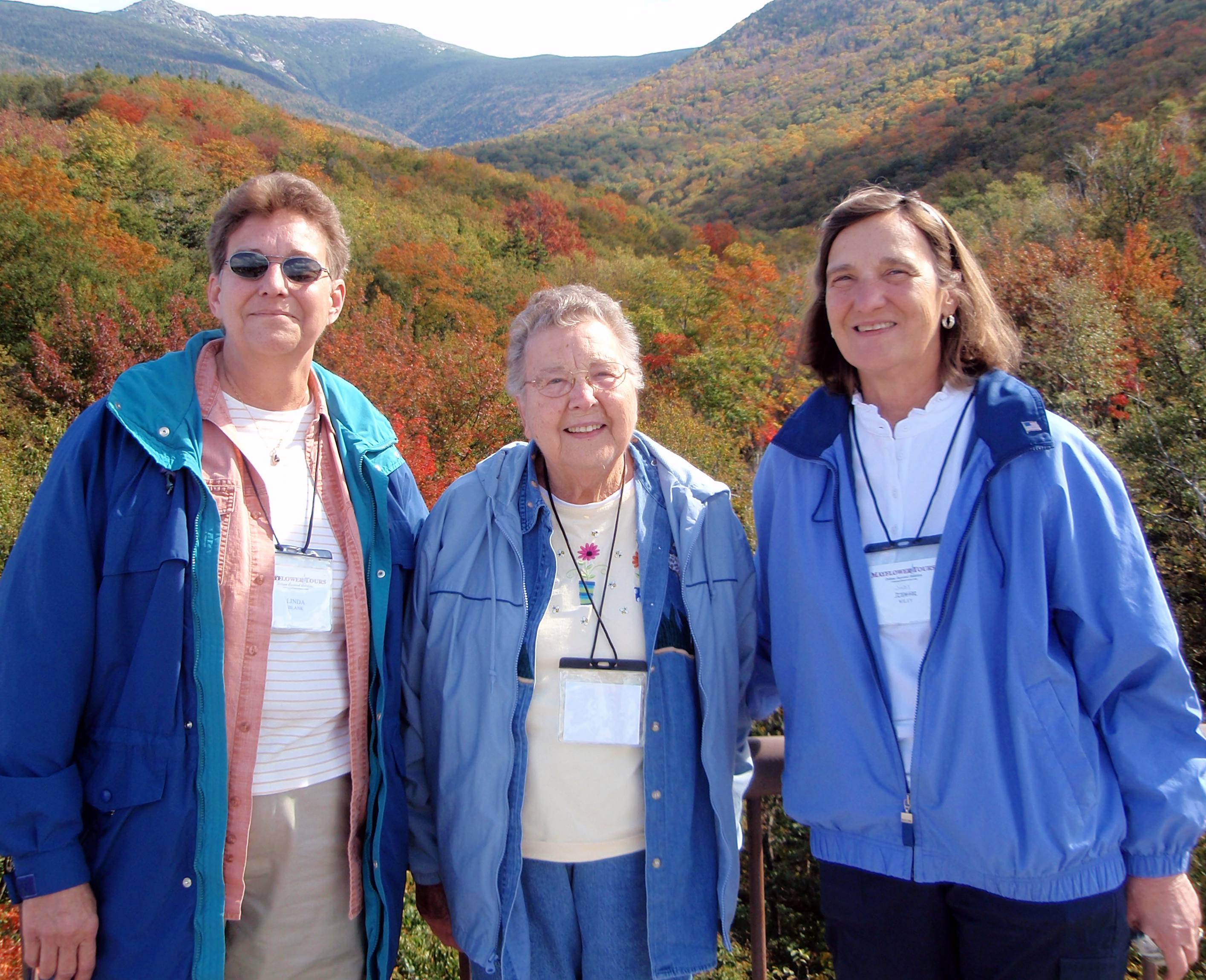 Photo of Linda, Mom and Judy in Vermont